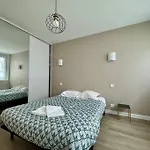 F3 Plein Coeur Centre Fd Avec Parking Montrognon Apartment *