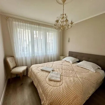 Appartement F3 Plein Cœur Centre Fd Avec Parking Montrognon