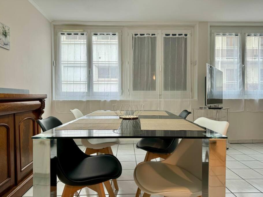 Appartement F3 Plein Cœur Centre Fd Avec Parking Montrognon