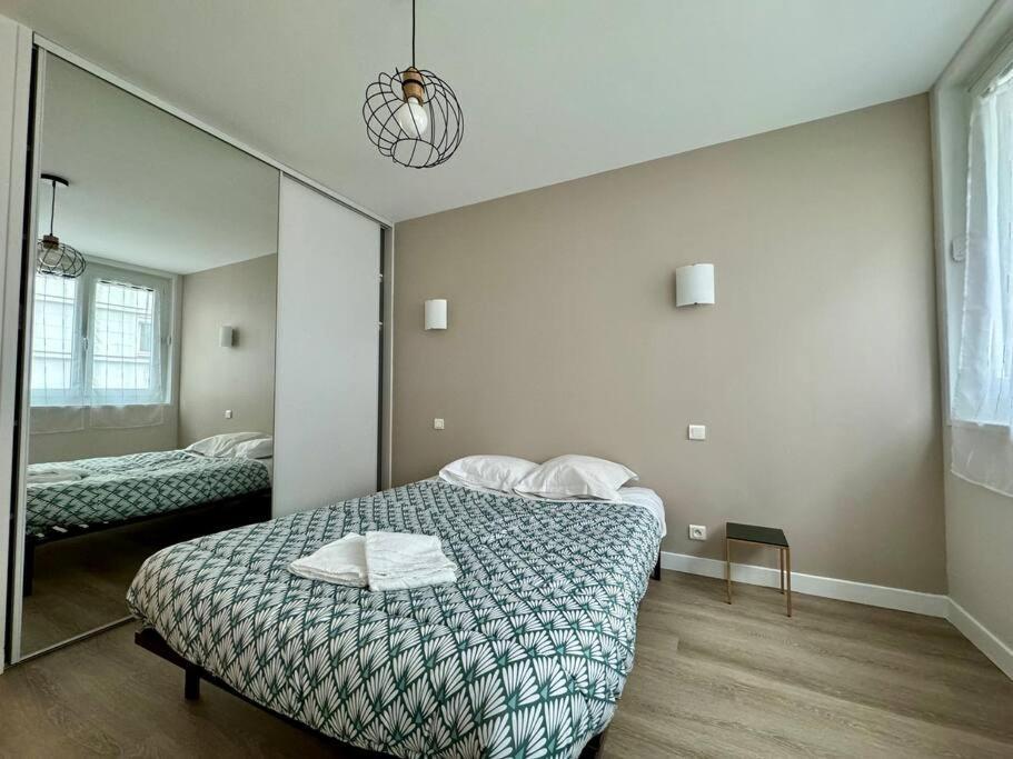F3 Plein Coeur Centre Fd Avec Parking Montrognon Appartement *