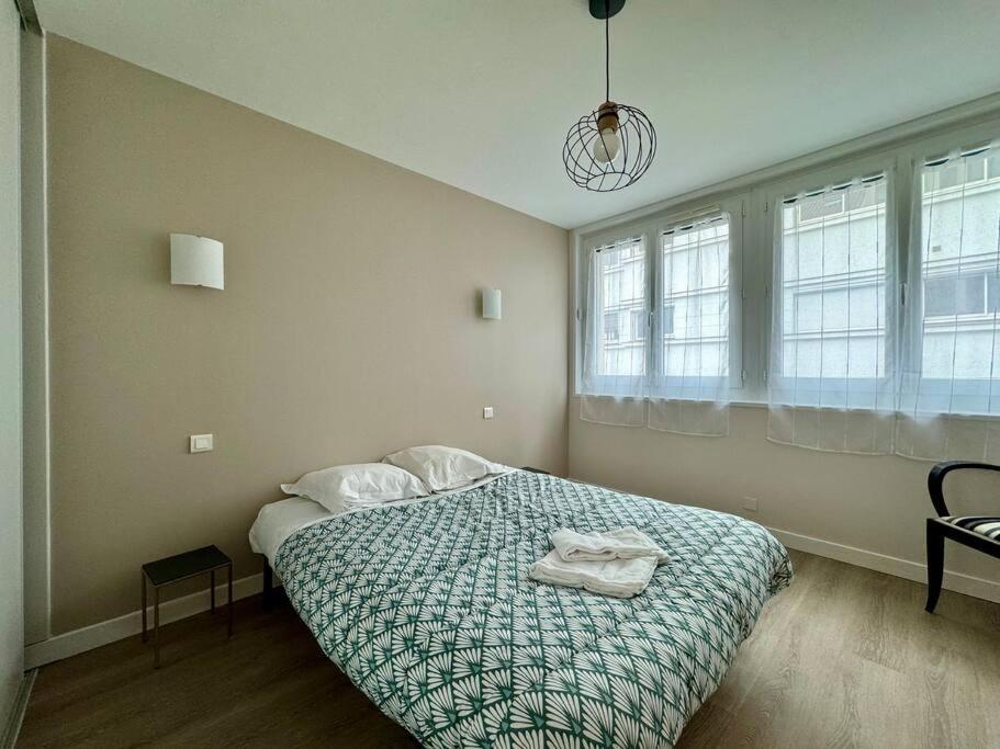 Appartement F3 Plein Coeur Centre Fd Avec Parking Montrognon *